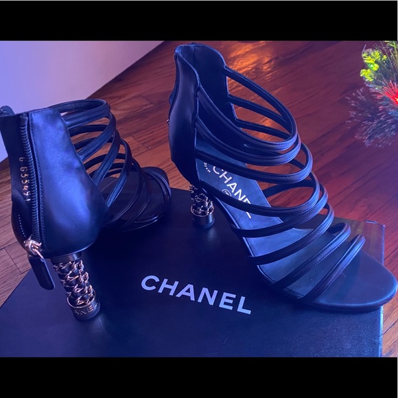 Gorgeous Chanel Sandals Shoes size 37 - Picture 1 of 16